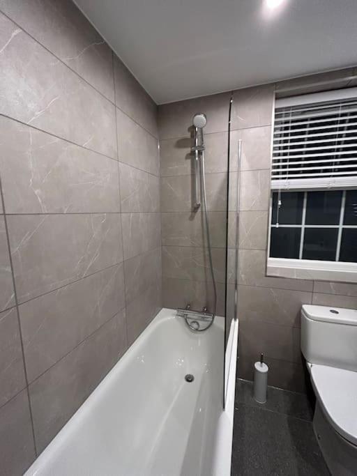 1 Bed High Quality Modern Flat Lägenhet Edgware Exteriör bild