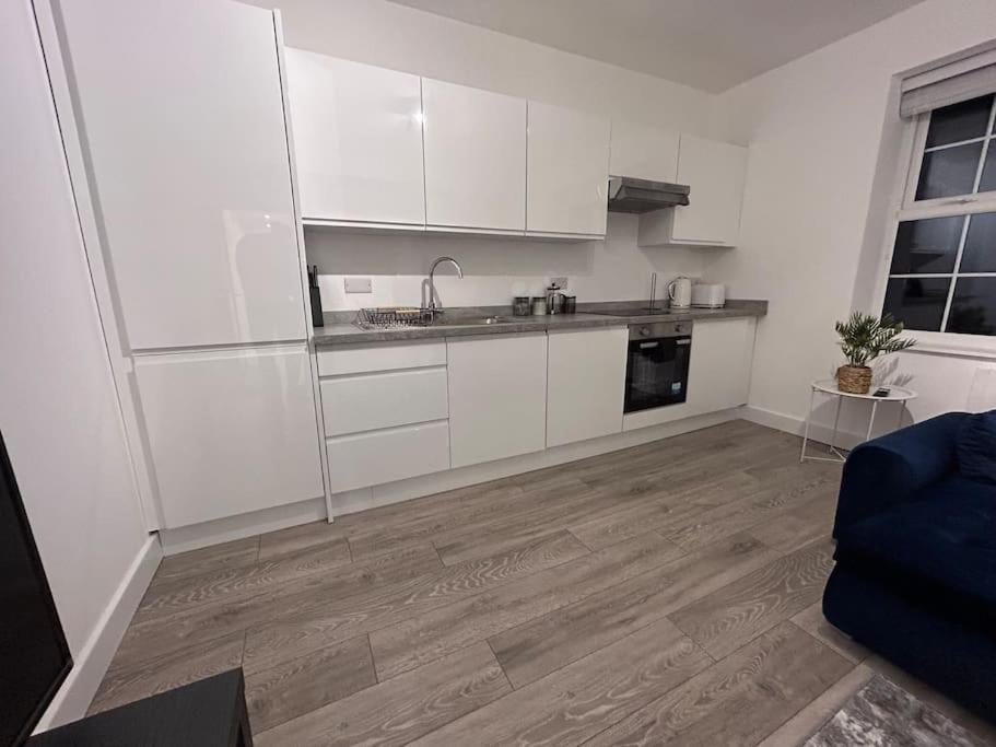 1 Bed High Quality Modern Flat Lägenhet Edgware Exteriör bild