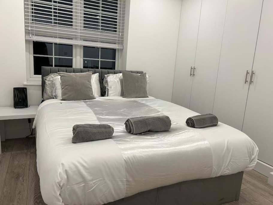 1 Bed High Quality Modern Flat Lägenhet Edgware Exteriör bild