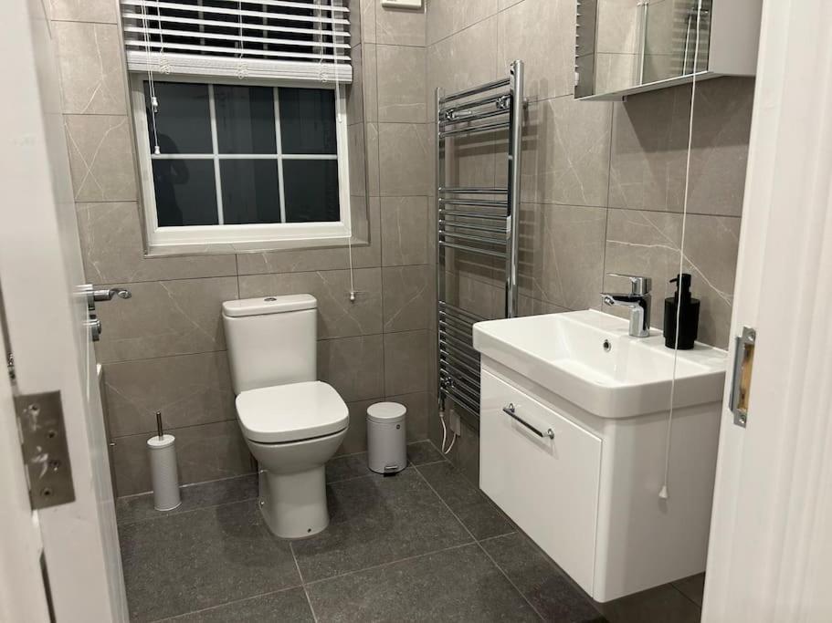 1 Bed High Quality Modern Flat Lägenhet Edgware Exteriör bild
